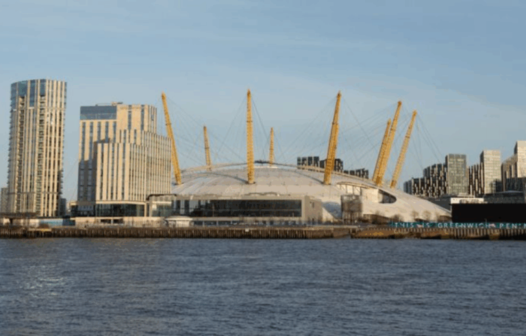 Субота 25.10: як дивитися два мейн-івенти в різних часових поясах